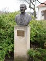 Foldrajzi Muzeum - Erd - Stein Aurel mellszobra